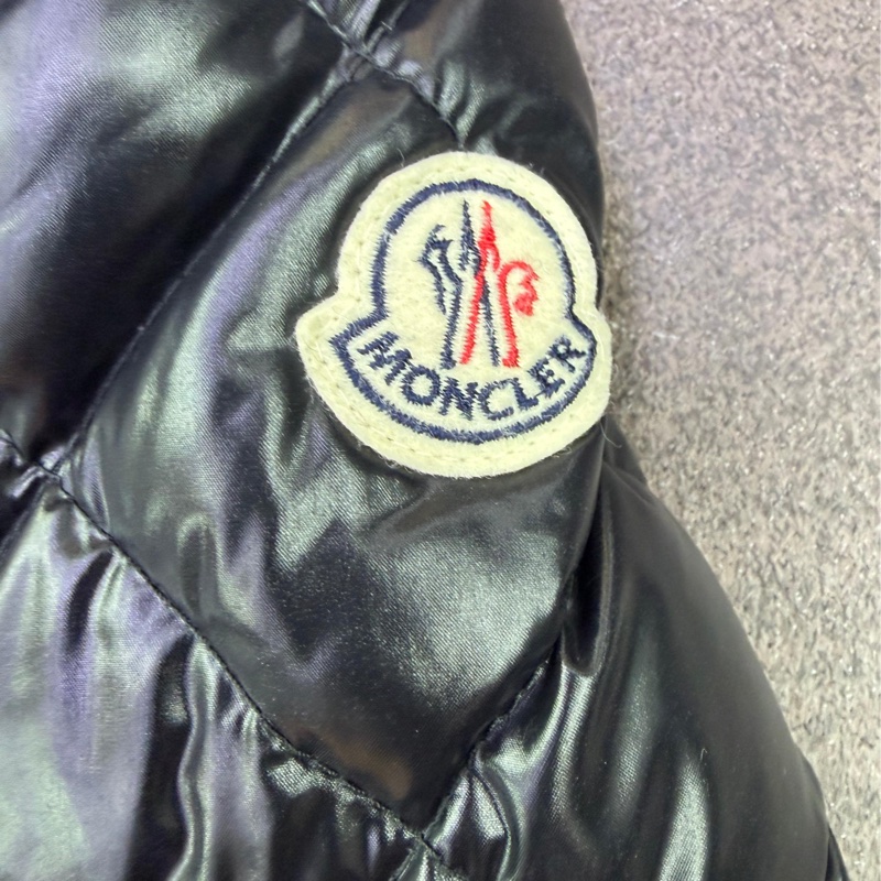 This is Moncler 女裝外套-2