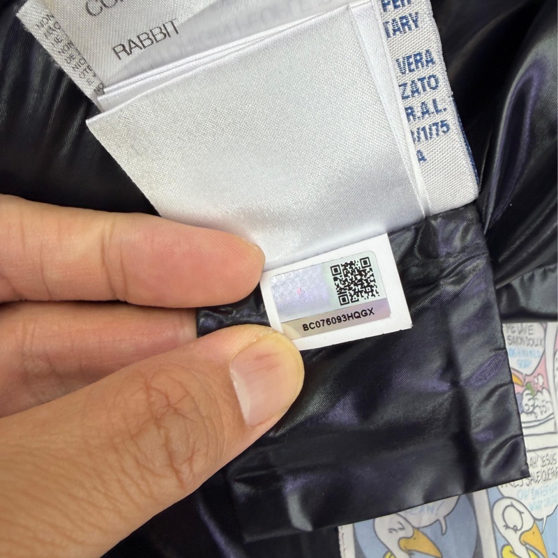 This is Moncler 女裝外套-12