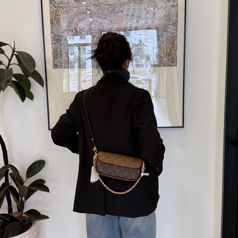 莉亞精品♡ Lv M26587 ivy雙色 二手-1