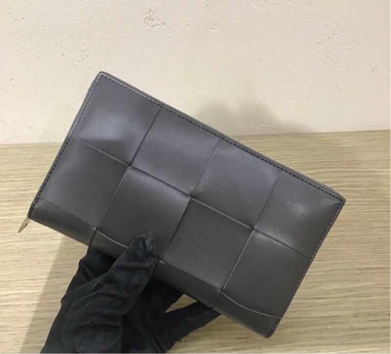 BOTTEGA VENETA大編織牛皮銀拉鍊長夾 (火山灰 )-1