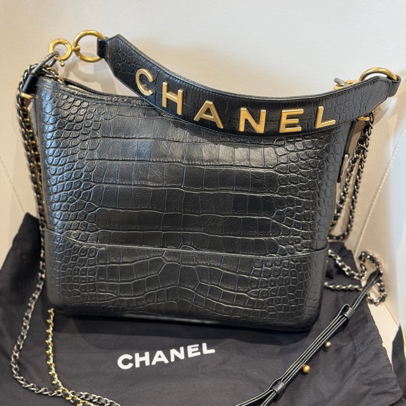 CHANEL 流浪包 logo背帶！🖤只有這款有！-20