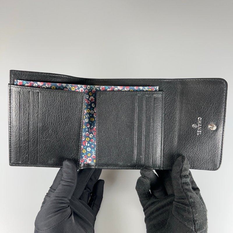 CHANEL 四葉草翻蓋三折短夾 黑 25開-5