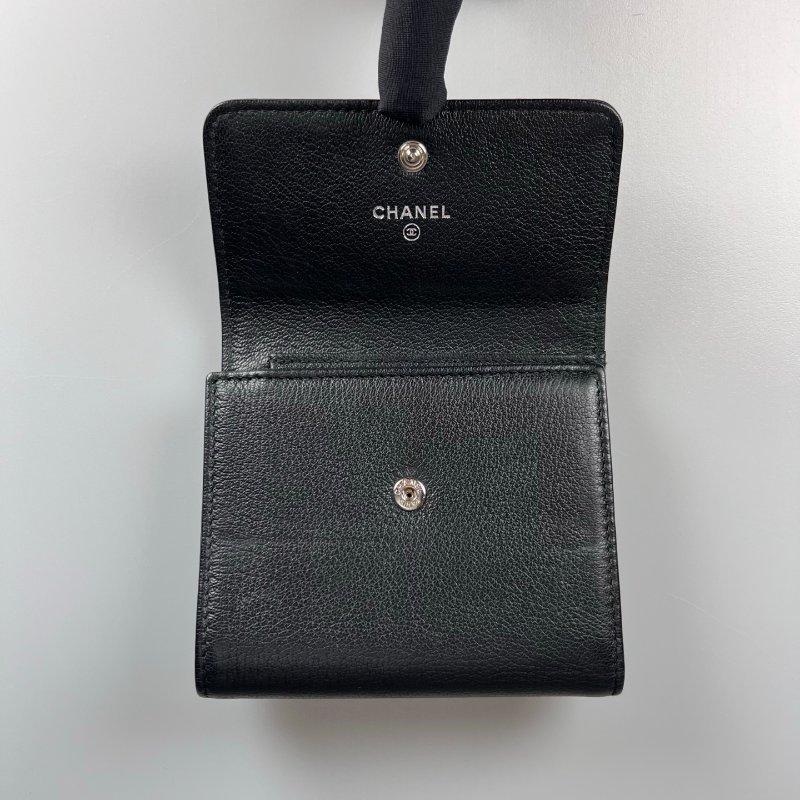 CHANEL 四葉草翻蓋三折短夾 黑 25開-6