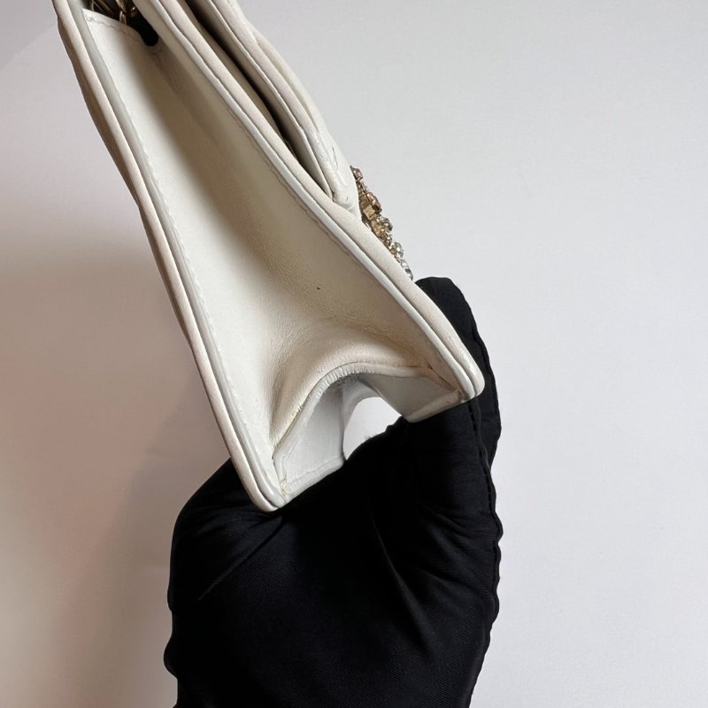 MIUMIU 白皺褶寶石肩背包-8