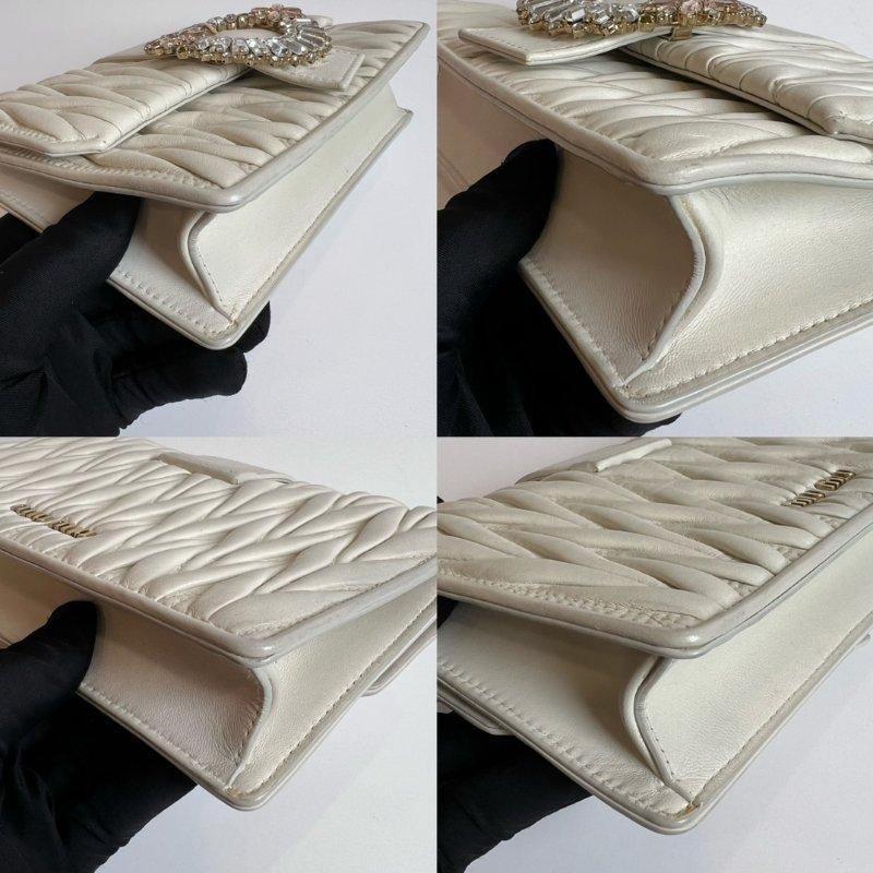 MIUMIU 白皺褶寶石肩背包-10