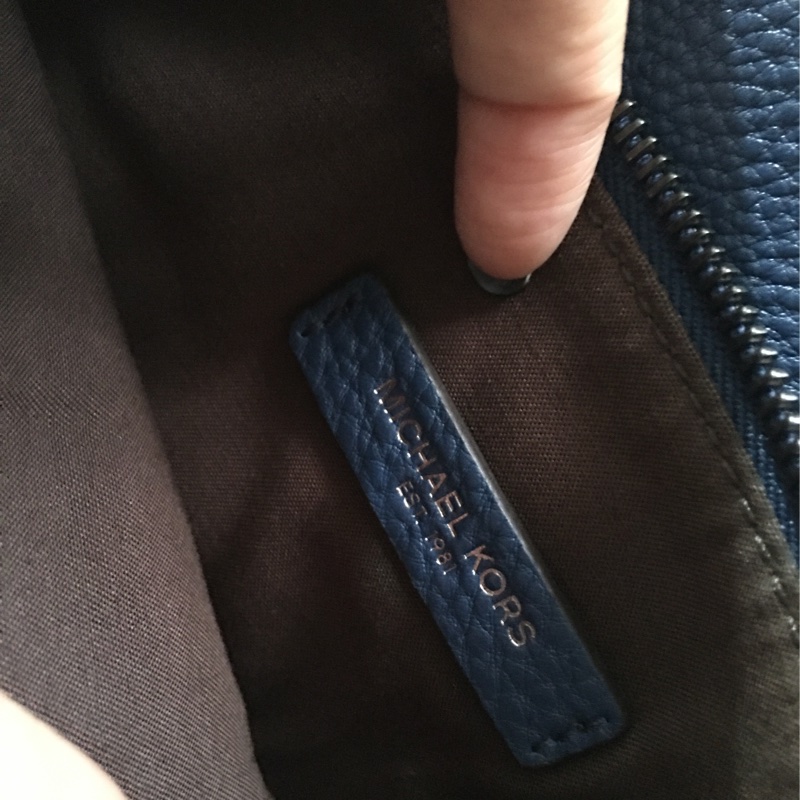 MK Michael Kors 全真皮手提肩背包（大+小）-26