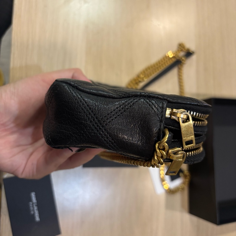 Saint Laurent 聖羅蘭 608941 Becky Zip 菱格紋小羊皮雙拉鍊相機包 黑色-1