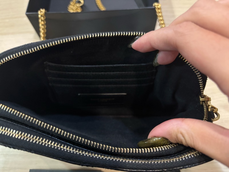 Saint Laurent 聖羅蘭 608941 Becky Zip 菱格紋小羊皮雙拉鍊相機包 黑色-8