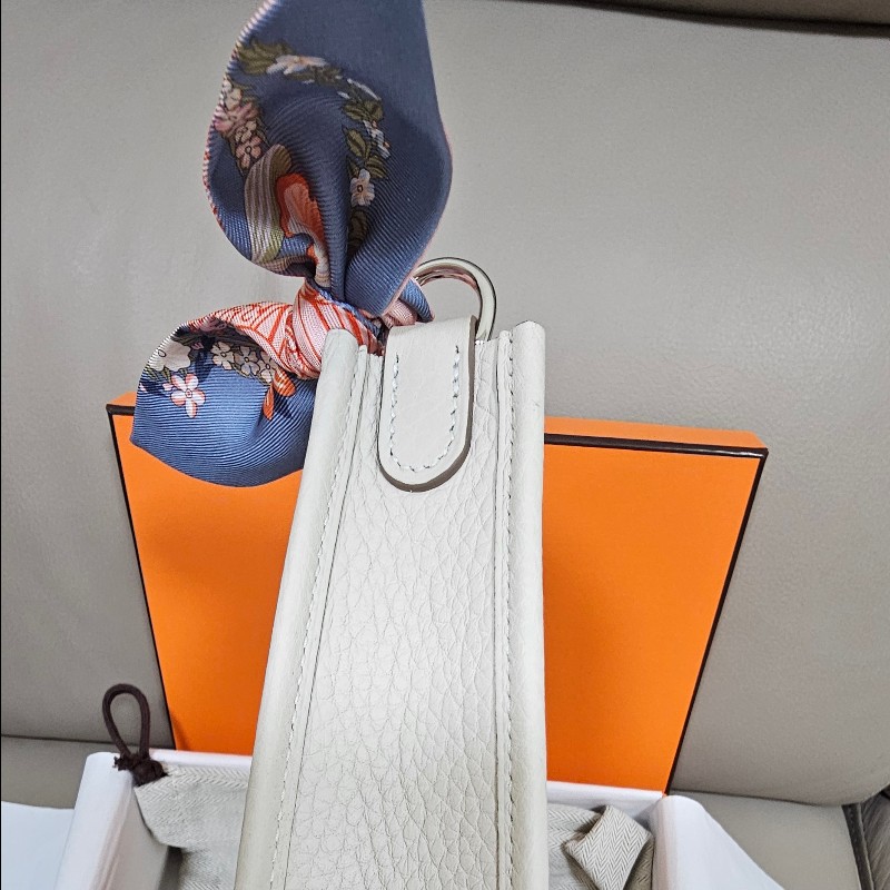 99+1💯🔥閒置新 Hermes 愛馬仕 Mini Evelyne Craie 奶昔白 Stamp K-9