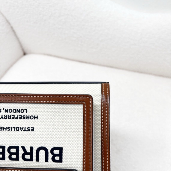 Burberry 經典信封包-5