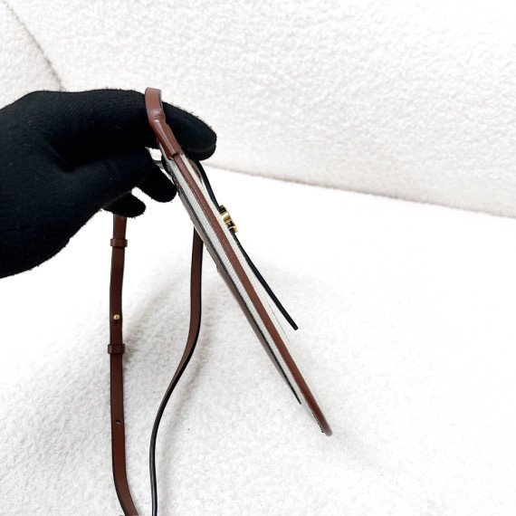 Burberry 經典手機包-3