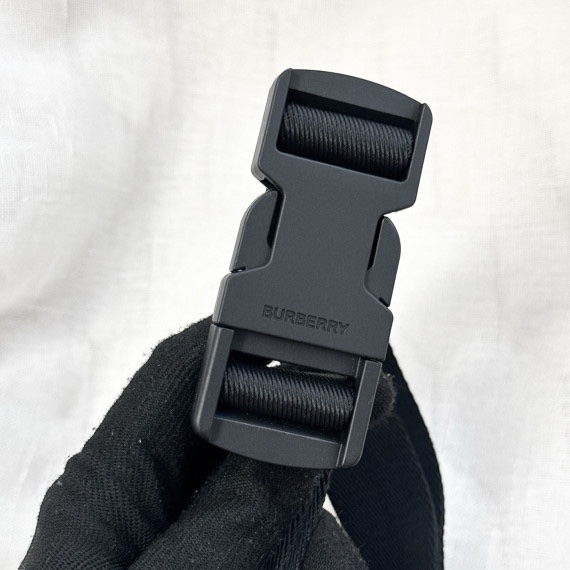 Burberry 黑色腰包胸包-8