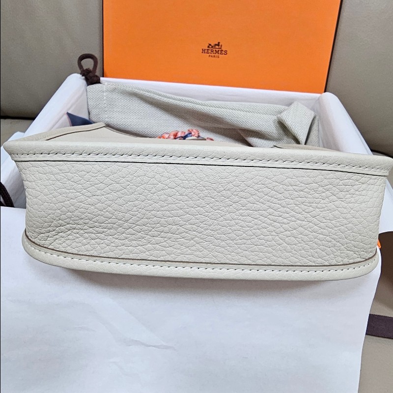 💯Hermes 愛馬仕 Mini Evelyne Craie Stamp K 奶昔白銀扣K刻-5