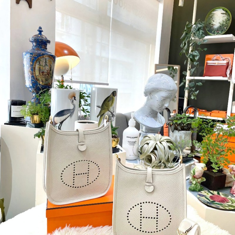 💯Hermes 愛馬仕 Mini Evelyne Craie Stamp K 奶昔白銀扣K刻-11