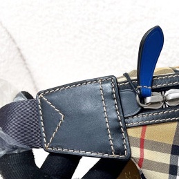 Burberry 經典橫格腰包胸包-12