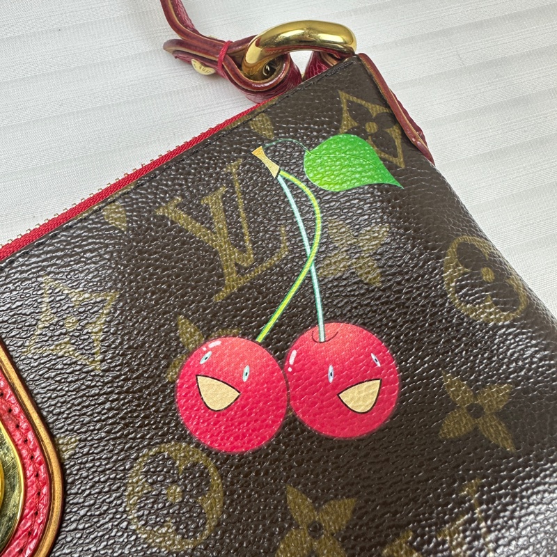 路易威登 /Louis Vuitton LV村上隆聯名 金扣棕色櫻桃圖案蜥蜴皮拼色單肩包26x2x12cm-8