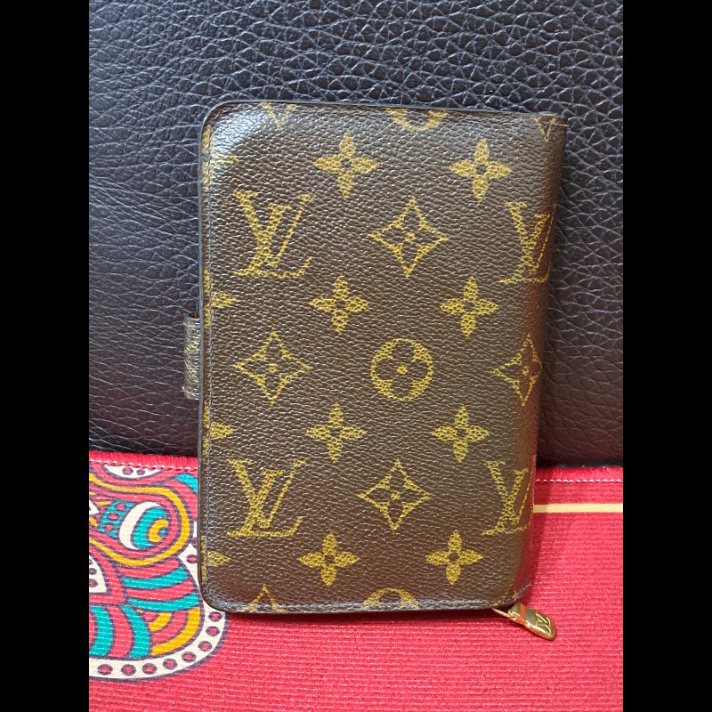 LV護照證卡錢包／原價3萬8／二手LV大中夾-1