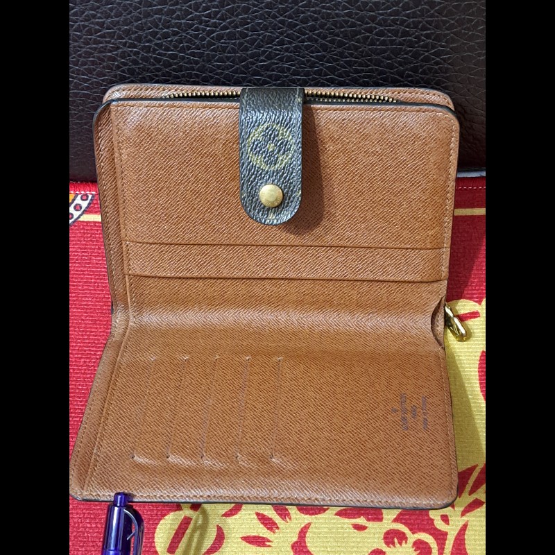 LV護照證卡錢包／原價3萬8／二手LV大中夾-2