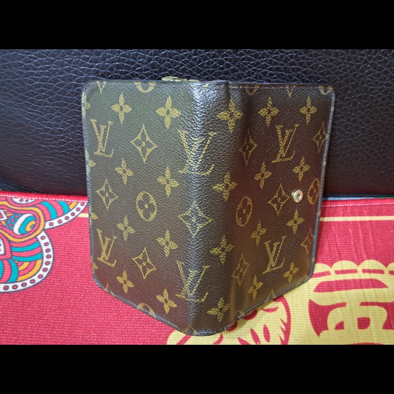LV護照證卡錢包／原價3萬8／二手LV大中夾-4