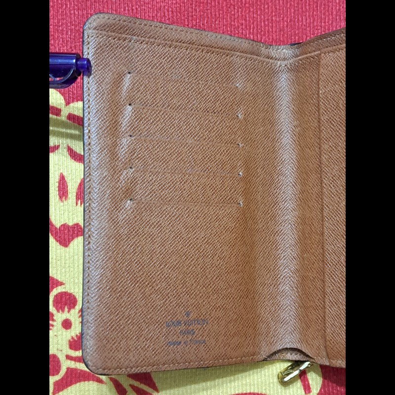 LV護照證卡錢包／原價3萬8／二手LV大中夾-7