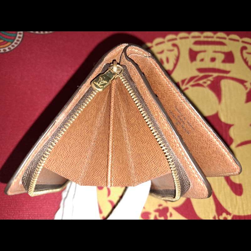 LV護照證卡錢包／原價3萬8／二手LV大中夾-9