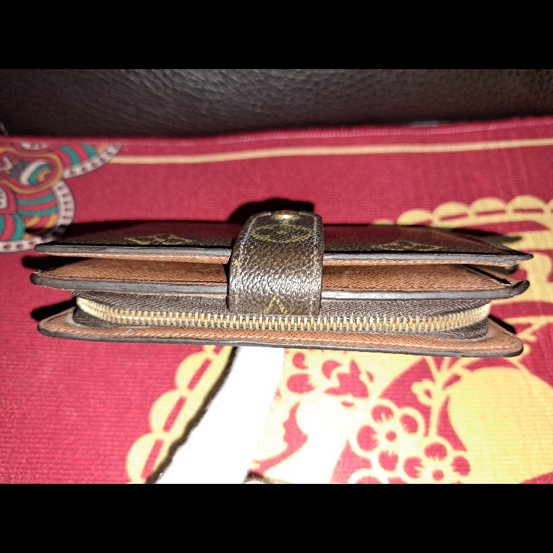 LV護照證卡錢包／原價3萬8／二手LV大中夾-15