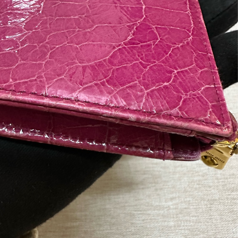 miu miu 漆皮桃紅長夾-26