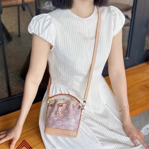 【96新 ✨ 全網最低價！】LV路易威登 nano水桶包 七夕限定幻彩 粉色人魚姬款 （下單前先詢問庫存❗️）