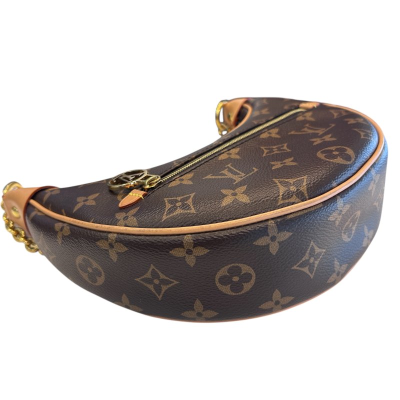 LV字紋月亮斜背包-4