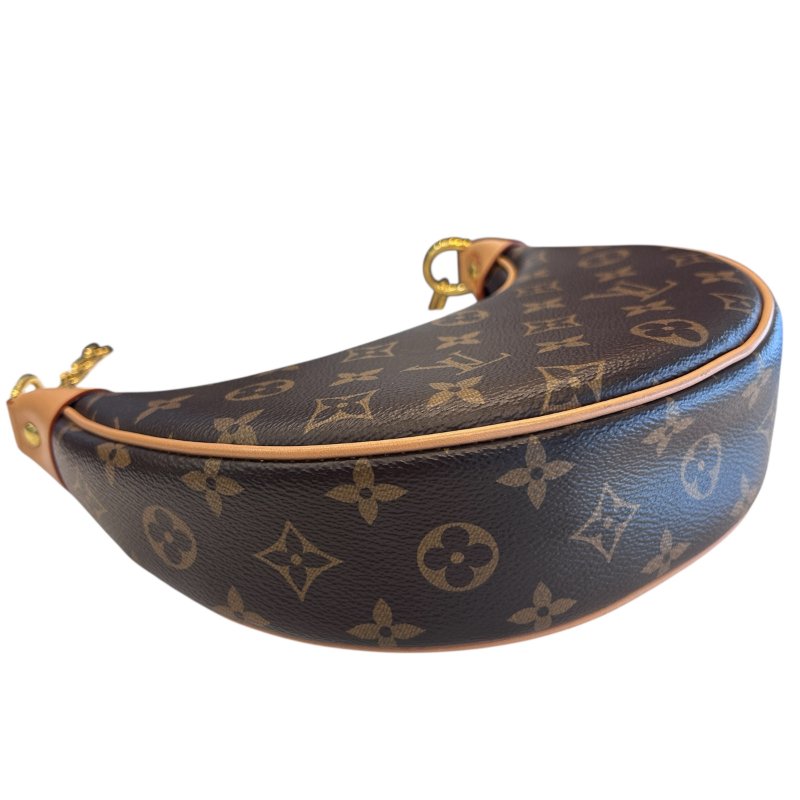 LV字紋月亮斜背包-6