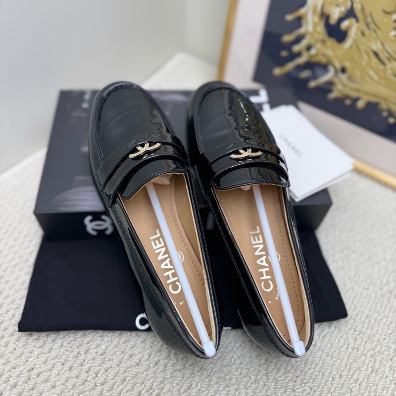 閒置新 未使用 CHANEL/香奈兒小牛皮 圓頭套腳黑色樂福鞋 女款 黑色金扣 36碼-0