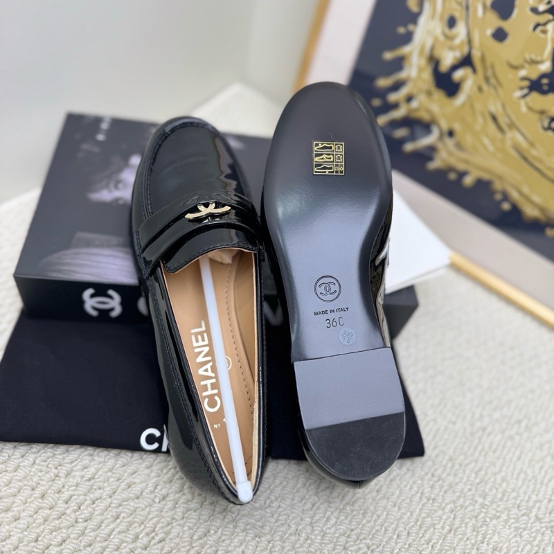 閒置新 未使用 CHANEL/香奈兒小牛皮 圓頭套腳黑色樂福鞋 女款 黑色金扣 36碼-1