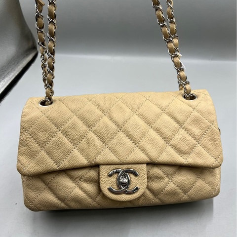 【92新 ✨ 全網最低價！】Chanel 香奈兒 奶茶色銀扣 CF鏈條 荔枝牛皮 18開（下單前先詢問庫存❗️）
