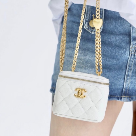 【97新 ✨ 全網最低價！】Chanel香奈兒 白金色 愛心扣 荔枝牛皮 晶片新款（下單前先詢問庫存❗️）