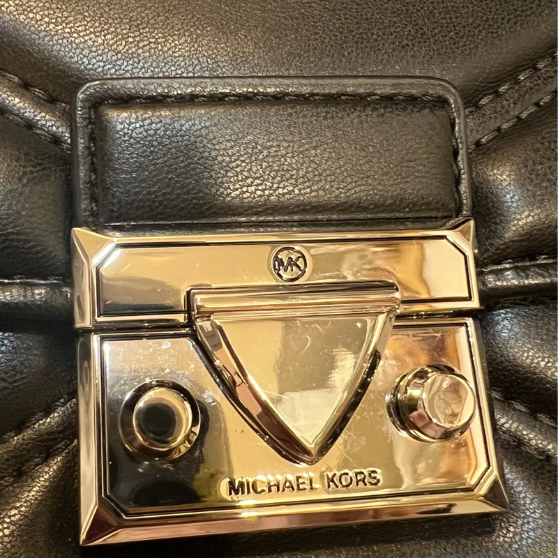 ［二手］MICHAEL KORS SERENA 菱格紋翻蓋鍊帶肩背/斜背二用包-銀釦黑/中-5