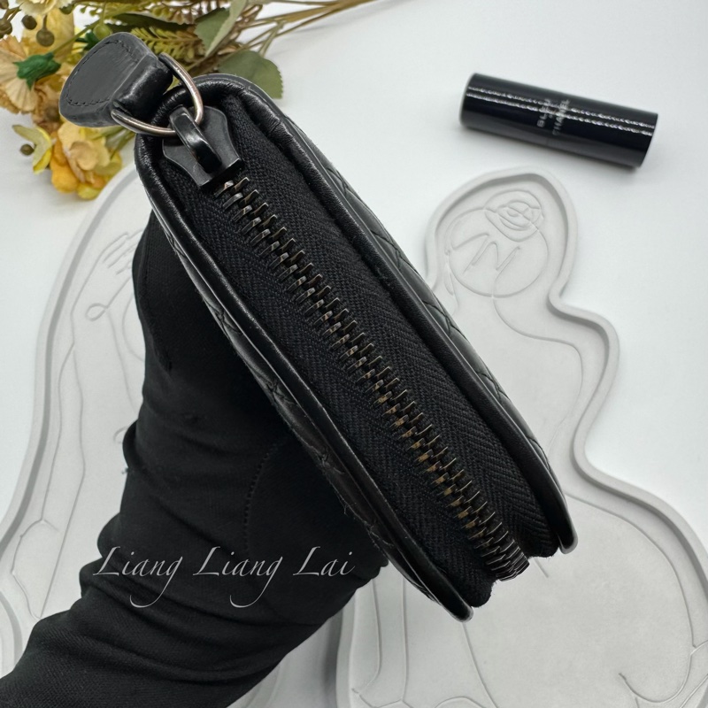 BOTTEGA VENETA BV 經典編織黑色小牛皮拉鍊長夾-21