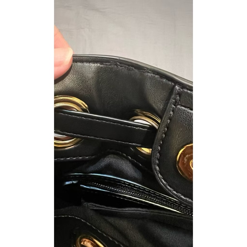 [二手］卡爾小羊皮水桶包-5