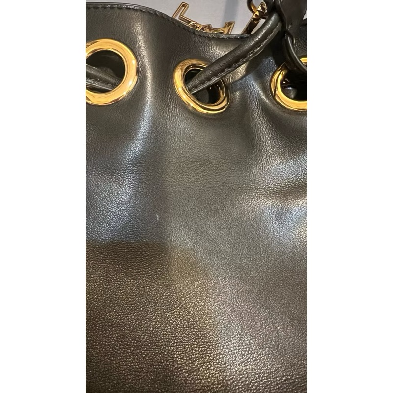 [二手］卡爾小羊皮水桶包-8