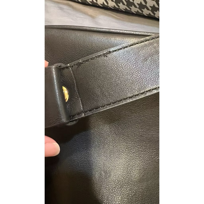 [二手］卡爾小羊皮水桶包-9