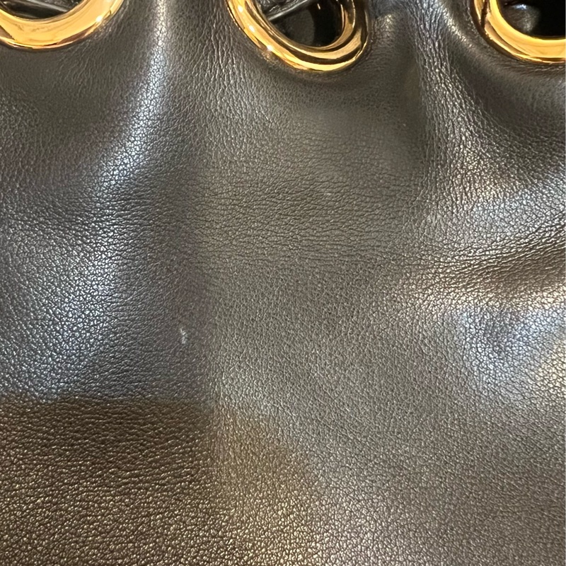 [二手］卡爾小羊皮水桶包-17