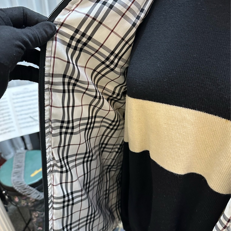 Burberry 黑白戰馬時尚羽絨衣-7