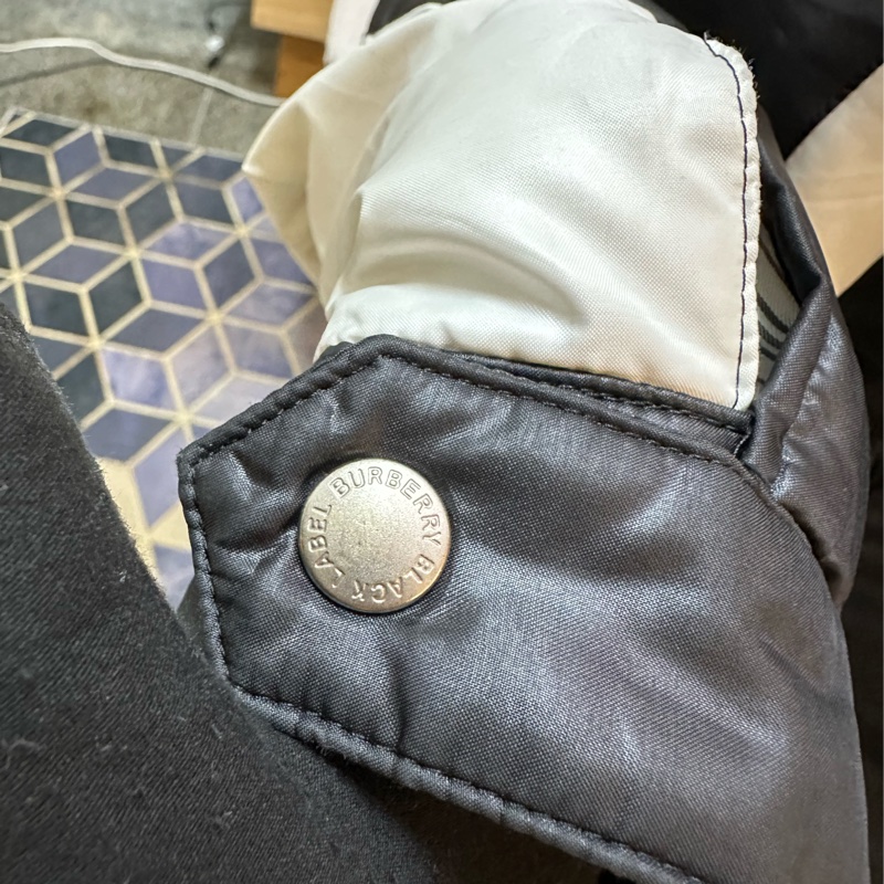 Burberry 黑白戰馬時尚羽絨衣-19