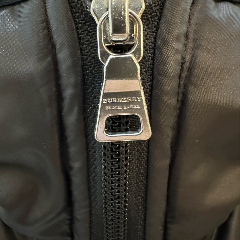 Burberry 黑白戰馬時尚羽絨衣-20