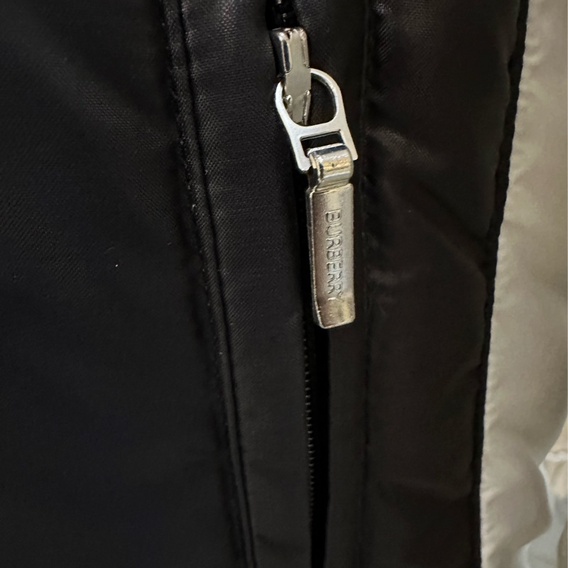 Burberry 黑白戰馬時尚羽絨衣-21