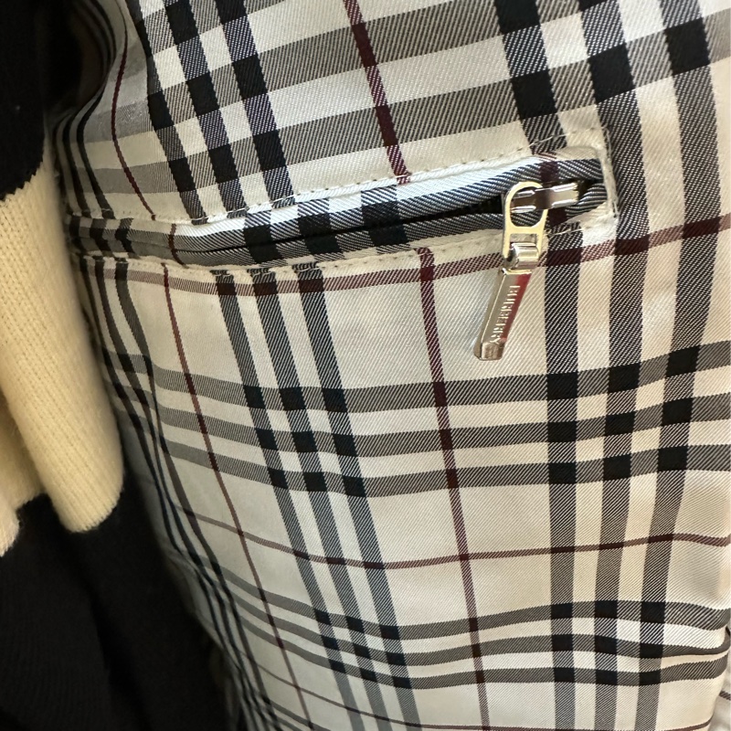 Burberry 黑白戰馬時尚羽絨衣-22