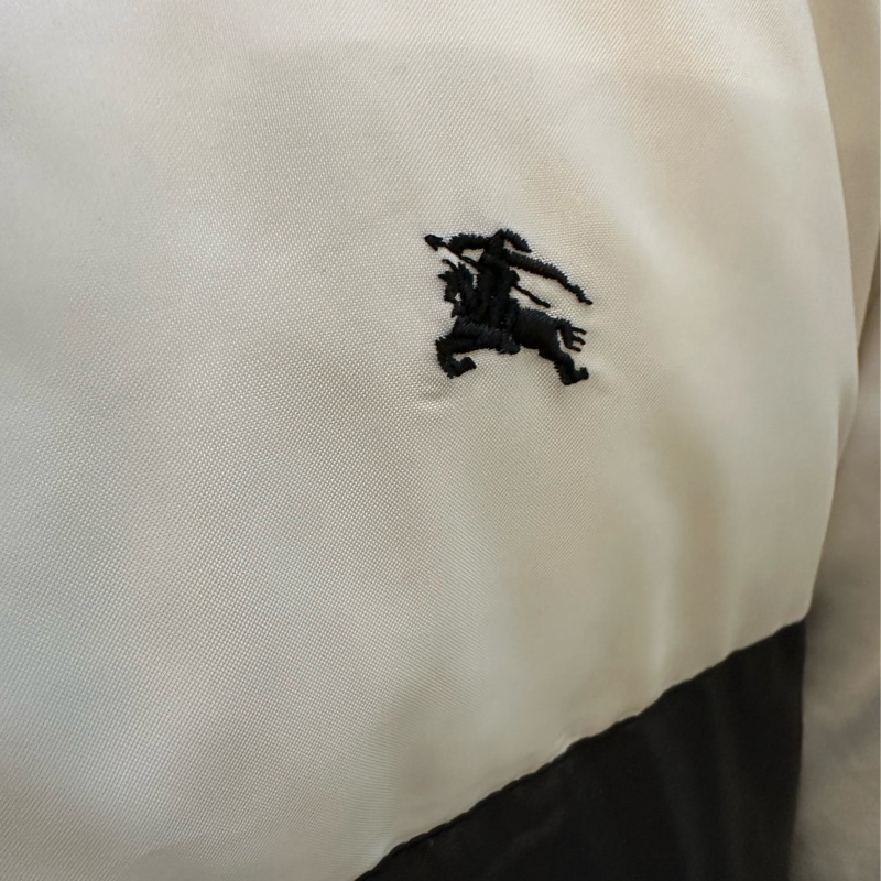 Burberry 黑白戰馬時尚羽絨衣-25