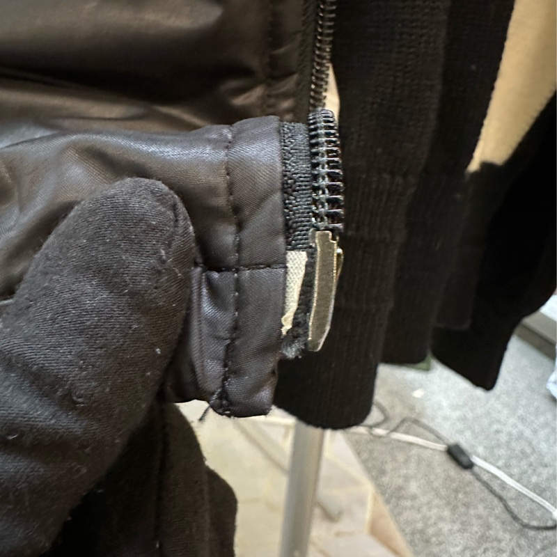 Burberry 黑白戰馬時尚羽絨衣-26