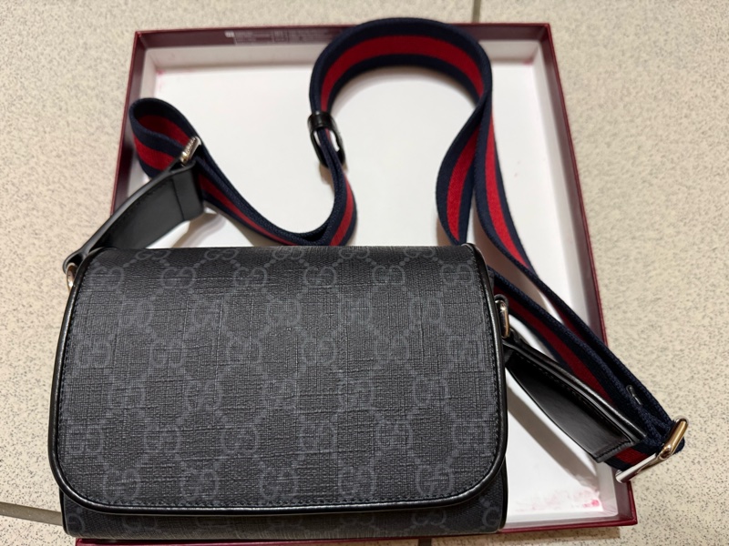 Gucci, GG Supreme 系列超迷你（Super Mini）斜跨包-2