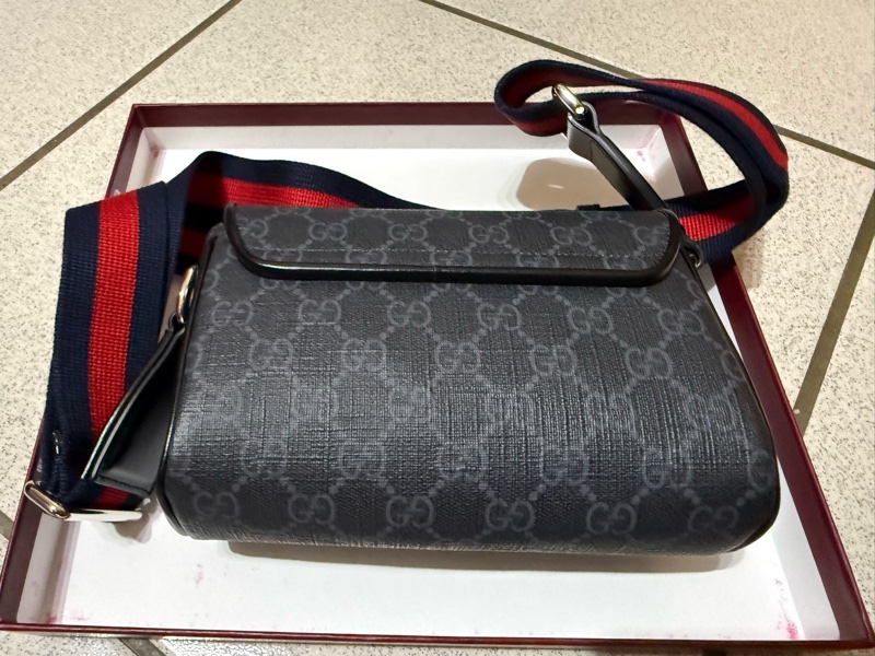 Gucci, GG Supreme 系列超迷你（Super Mini）斜跨包-4