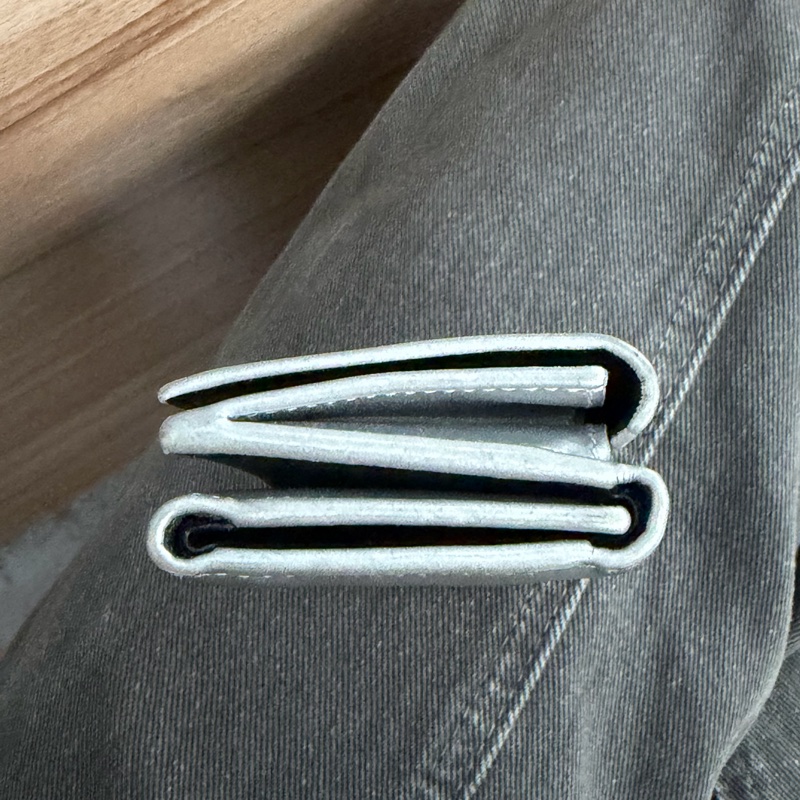 Balenciaga（巴黎世家）Essential 系列銀色牛皮三折短夾（附盒）-2